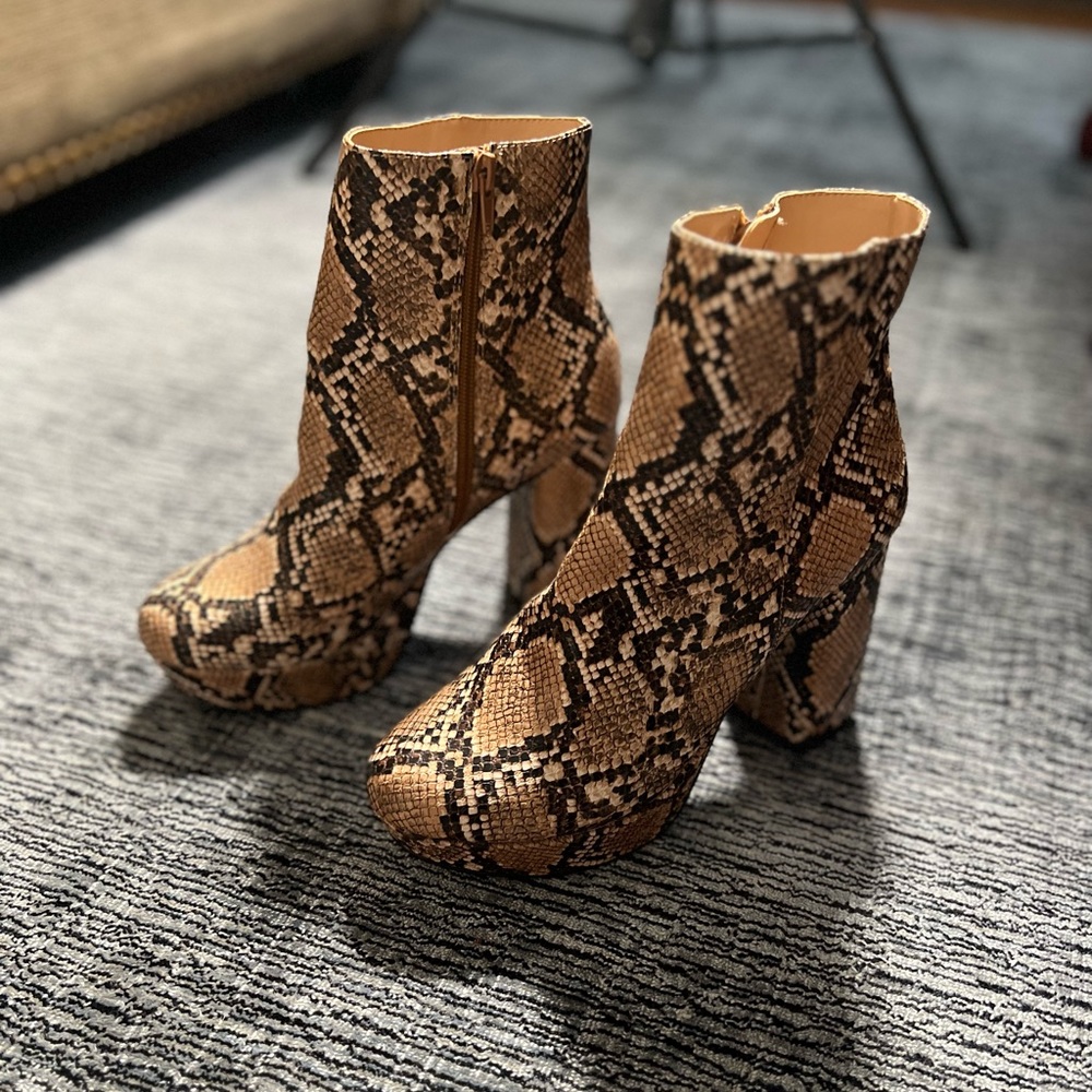 Snake Boot - Picture 2 of 5